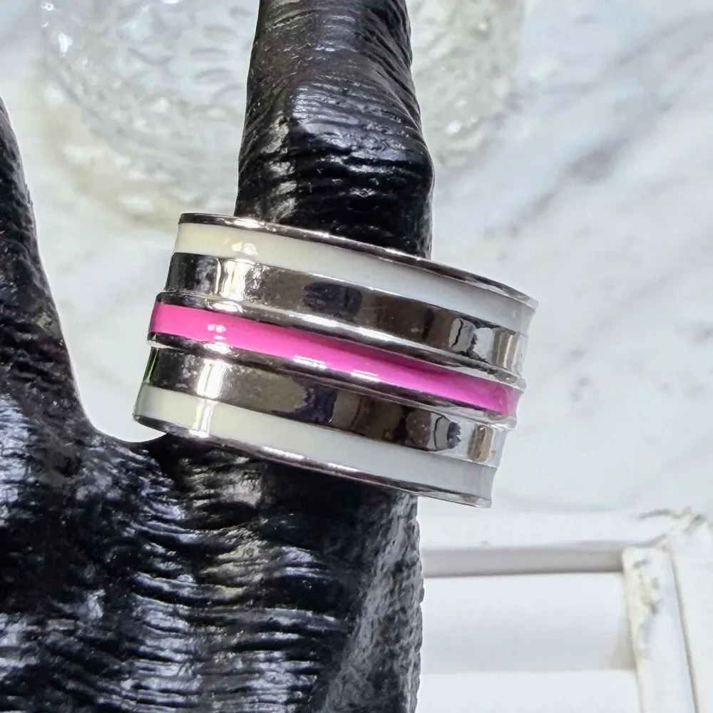 Vintage Lia Sophia Fast Track Cigar Band Ring Cream Pink Enamel Silvertone